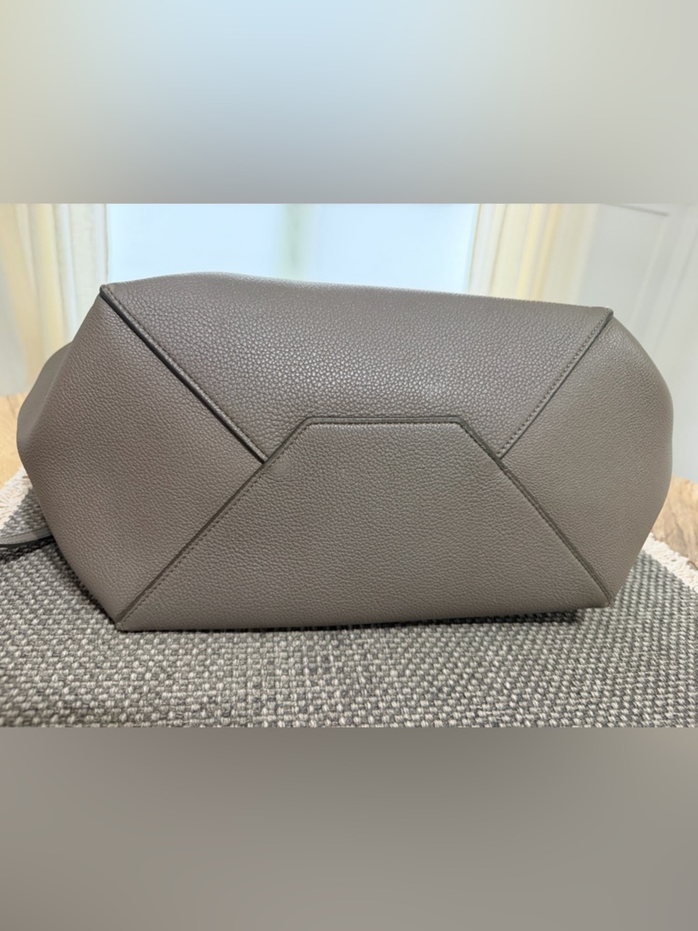 CELINE
Phantom leather handbag - Picture 8 of 9